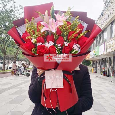 九江19朵红玫瑰百合，与你幸福前行